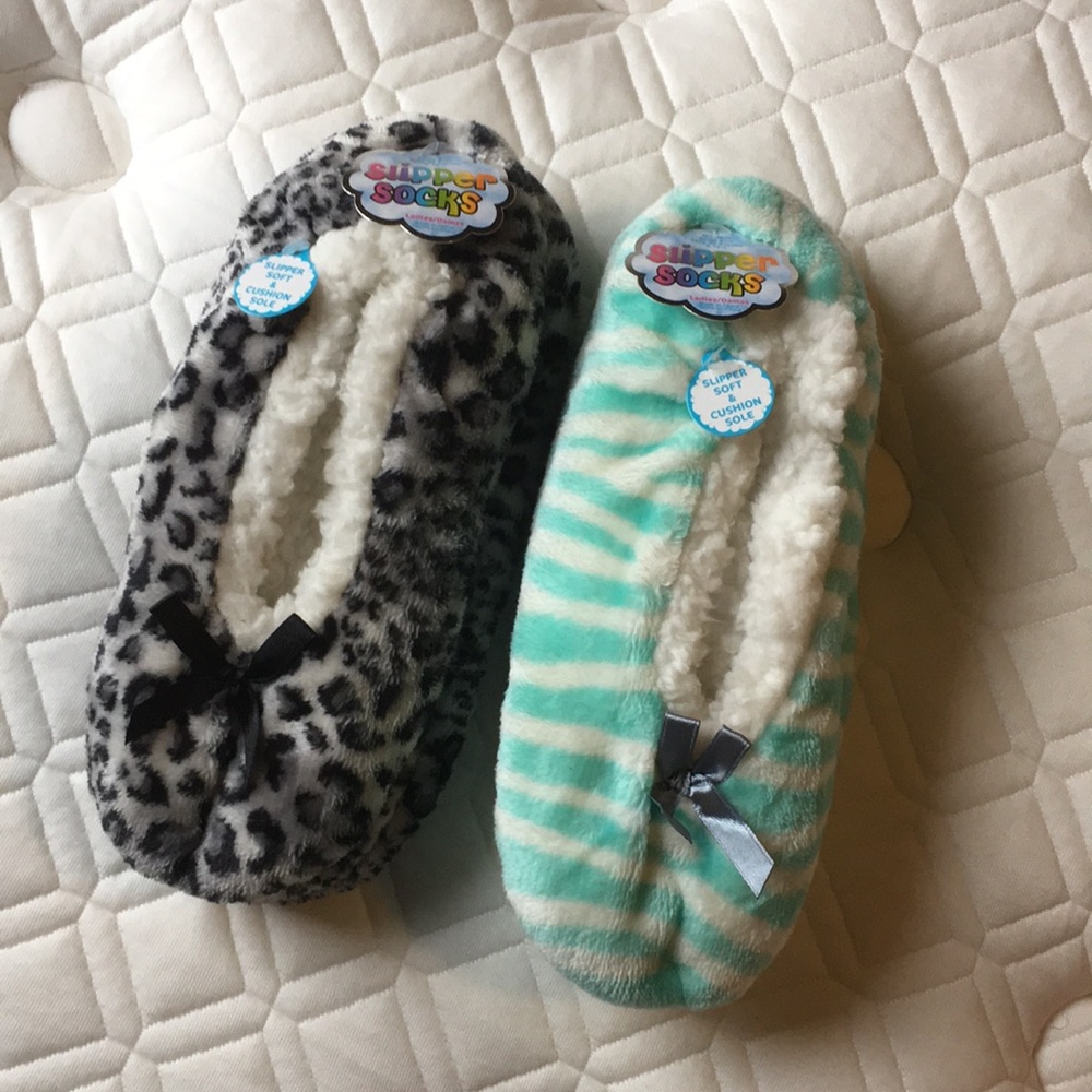 3/$15 Slippers - Picture 3 of 3